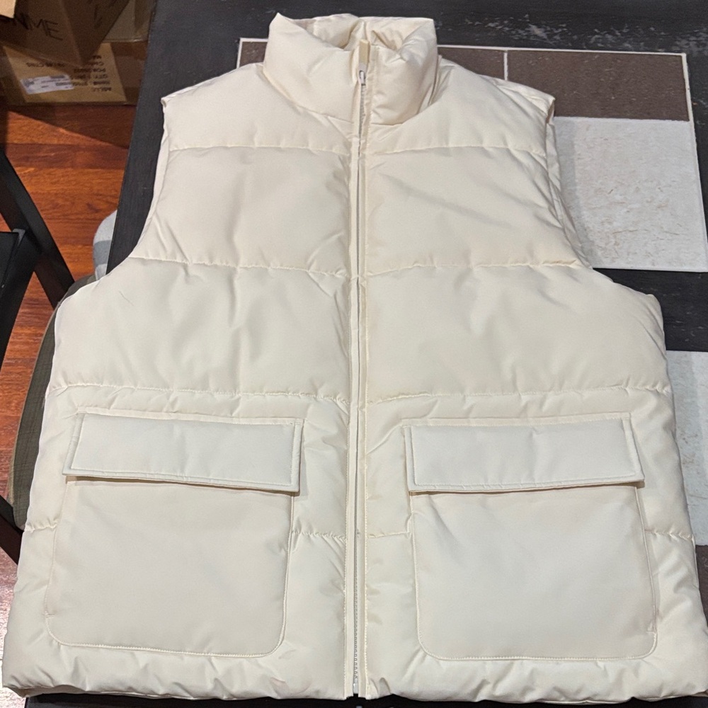 RW&CO. Men's Off-White Puffer Vest
